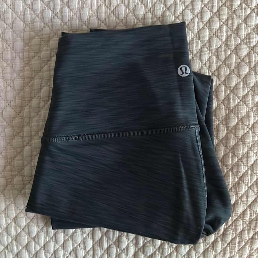 Size 4 Lululemon Wunder Train High-Rise Tight 25”
